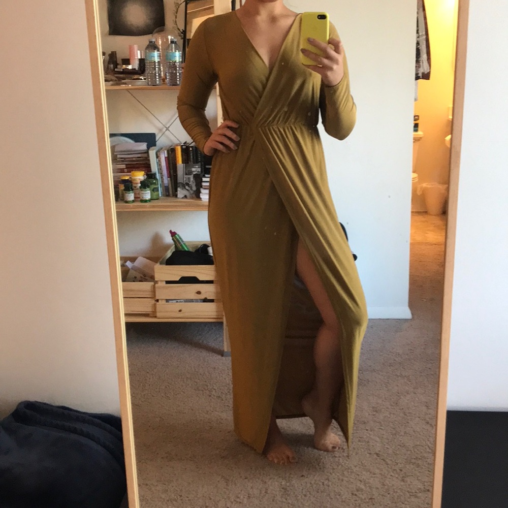 MISSGUIDED Gold Dress